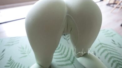 Big ass latina twerks till gym leggings split wide open