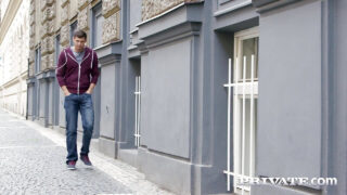 Bystiga MILFs Blanche Bradburry och Vinna Reed tar stor kuk anal från hängd hingst Kristof Cale