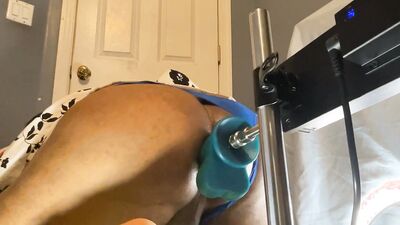 Big Black Butt Fucked By Sex Machine’s Big Dildo