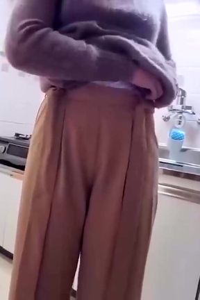 Asian wife doggy creampie