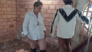 COWGIRL TIFFANY MONTAVANI AMA SER FODIDA PELO PAUZUDO DO DODÔ PITBULL NA COCHEIRA DOS CAVALOS PELADINHA DANDO ATE O CU ROSADO E GOZANDO NA BOCA DELA