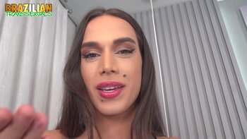 Brazil's Cute TGirl Delights in Solitary Brazilian Bliss