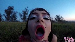 botei a novinha pra sentar na piroca no meio do mato