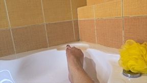 Beautiful Red Nails Feet & Bubble Bath