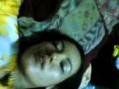 malay- awek baju kurung kuning