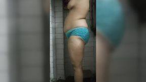 Indian Bhabhi's Sultry Shower&#x1F6BF; Scene Unveils Her Steamy Sexiest Spot