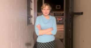 Public Paulina Gets Naked And Masturbates In Alley While Cars Stream By