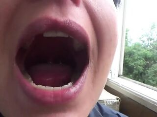 Kate open her throat wide for u