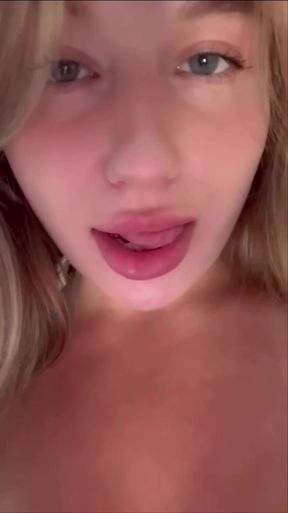 I need help with your subscription to my Onlyfans! 🥰