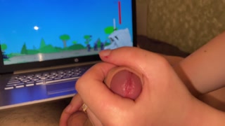 Stepsister Distracts me from playing Age Of War by giving me a HANDJOB