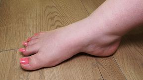 #3 Long pink toenails on BBW feet (no talking)