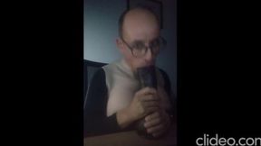 Vicenta casada haciendo un anuncio mamando un pollon gigante para atraer clientes al puticlub hd