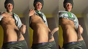 Twink venezolano con buena polla se masturba Jamelatin20cm
