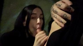 ME FOLLO A MI HERMANASTRA EN LA CALLE POR LA NOCHE SIN QUE NADIE NOS VEA - EXLOVERX