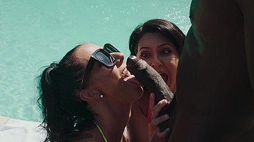 Mariska and Texas Patti Paying the rent to the Landlord