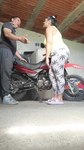 I Ended up Convincing My Stepson to Leave the Bike, Give Him a Good Blowjob and Fuck My Fat Ass Until My Face Is Full of Milk