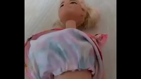 Je baise bien fort une Barbie.
