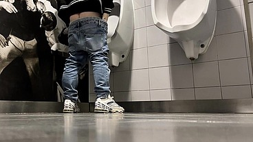 A day at the shopping center's public toilets