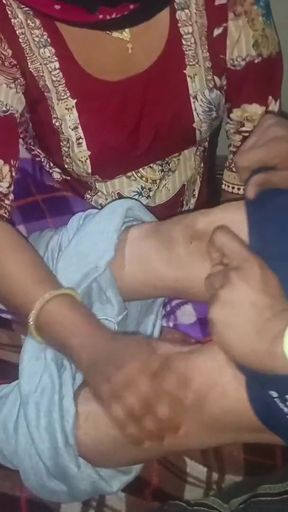 Sasur bahu anal fuck- Desi Indian bahu gets painful anal fuck with father-in-law when she taking gift from sasurji   Clip 1