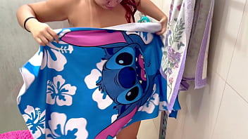 Sexo lesbico com minha colega de quarto