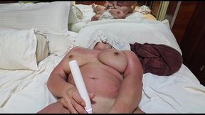 me corro tanto con el cepillo de dientes, que hasta me hago dano --amateur casero--