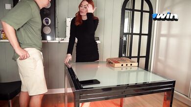 Fucked a pizza delivery girl instead of a tip.