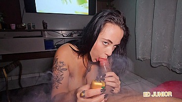 FUDENDO E FUMANDO COM A ROMANOFF