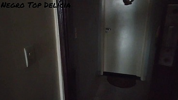 Comi a casada vendada, com ela achando que estava transando com o marido