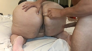 Destruindo o cu e a buceta da sbbw com brinquedos,consolo e meu piru.