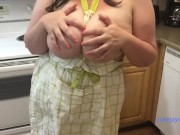 Amateur Huge Tit BBW Shows off Sexy Body in Kitchen Wearing Just an Apron