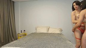 sexo com trans fodendo a bunda dela