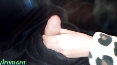 Amateur handjob spills cum inside British step mom