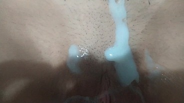 Raquel nos Bastidores - fazendo bronzeamento, tomando banho, fazendo xixi e gozada na buceta