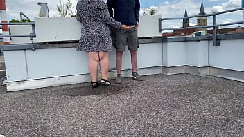 Plump MILF's wet pussy gets splashed with pee during doggystyle