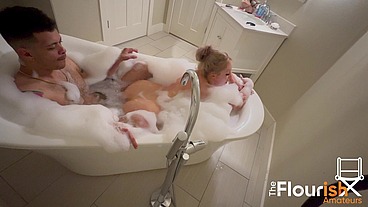 Bubble Bath Time with Veronica Cruz and Dexxx Blue