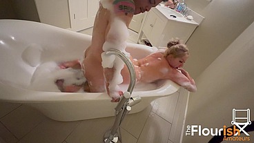 Bubble Bath Time with Veronica Cruz and Dexxx Blue