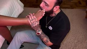 Chamei meu submisso para cuidar dos meus p&eacute_s