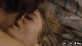 ”Julia Jentsch has such a hot body”