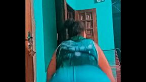 Safadinha LiLi da comunidade pobre e adora se expor.