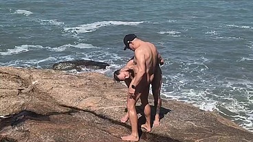 PEGANDO SOL NA PRAIA DE NUDISMO!