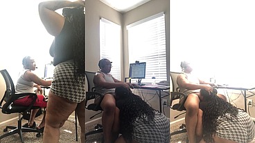Getting head while at work
