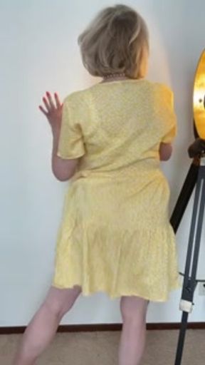 Annabel’s yellow summer dress