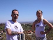 Sexo en público en la montaña un amigo graba como chupo pija