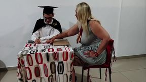 Madrasta &eacute_ fudida pelo Entiado antes da festa de formatura veja no fechado do XRD ou assina o fechado do Sheer