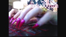 typing-asmr-long-nails-sam38g