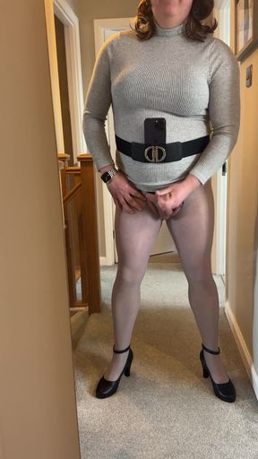 sissy playing with herself &amp; cuming in her Tights