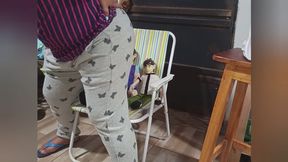 Aguantes mis flatulencias y mis sentadas