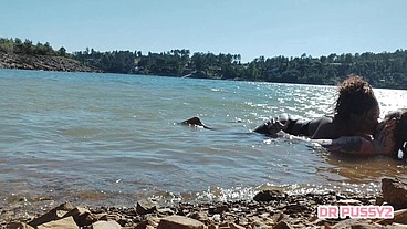 MAMEI O PAU DO TATUADO DENTRO DE ÁGUA NA FRENTE DE TODOS OS TURISTAS QUE PASSEAVAM DE BARCO AO FINAL DA TARDE