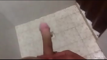 Ba&ntilde_&aacute_ndome y masturbandome