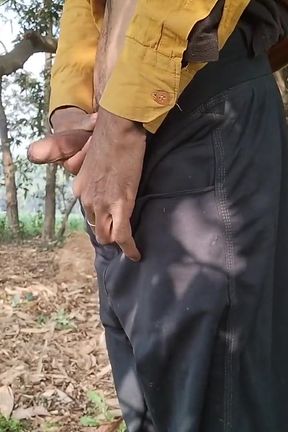 Big Lund Masturbation in Public Forest.